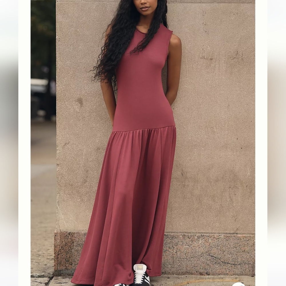 NWT Sleeveless Drop Wait Midi Dress size small